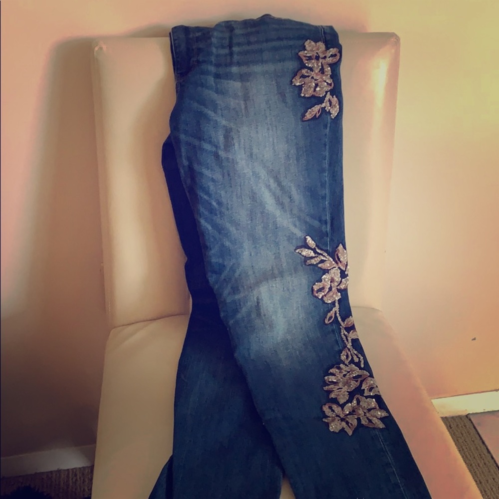 WHBM Slim jeans embroidered with flowers